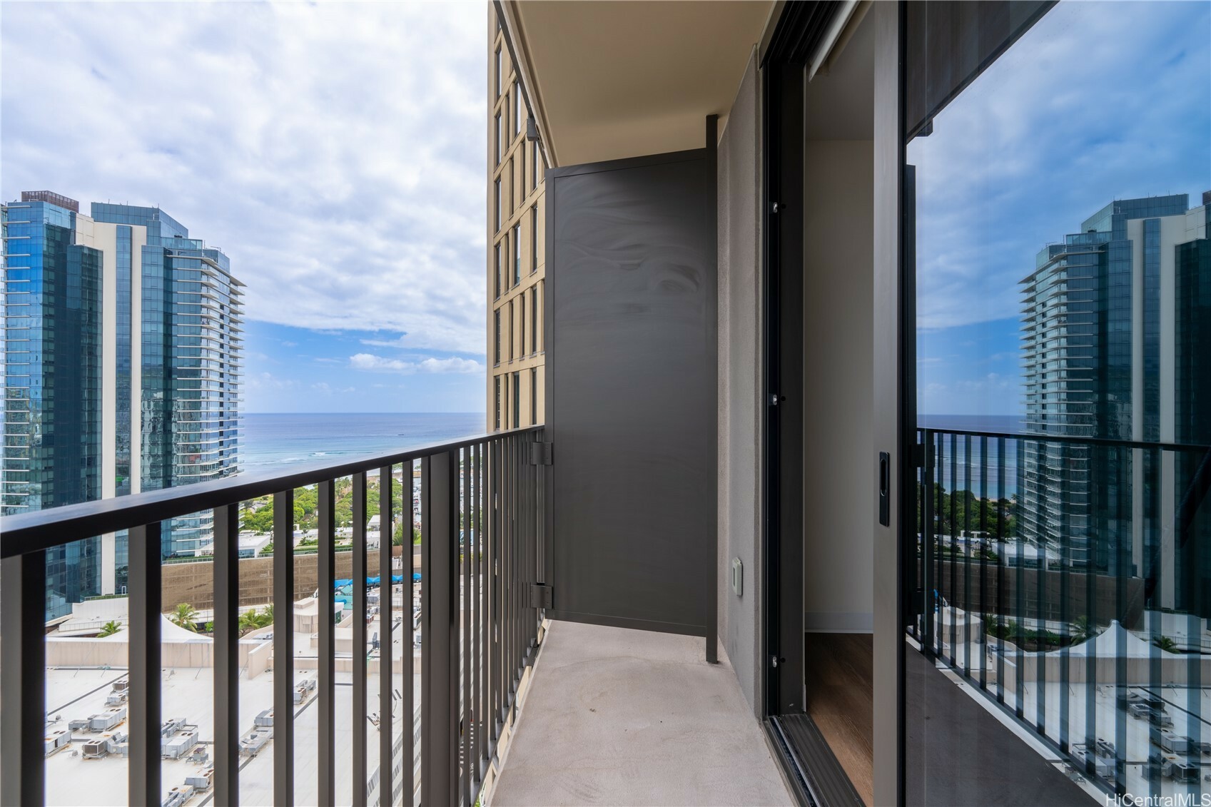 987 Queen Street 2308  Honolulu HI 96814 photo