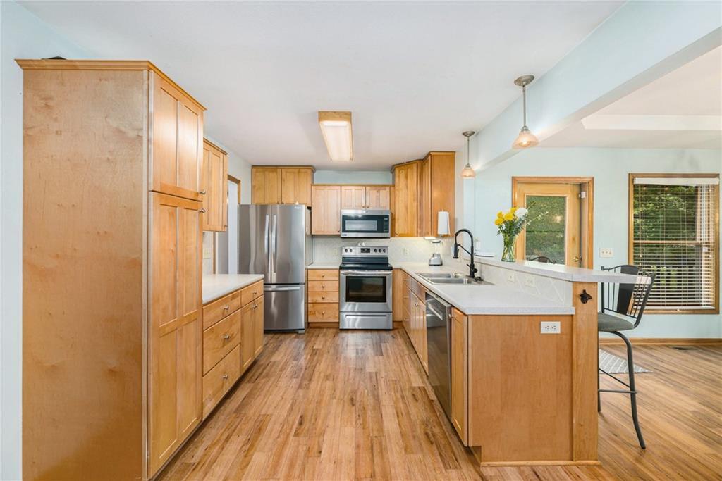 Property Photo: 7608 N Serene Avenue MO 64152