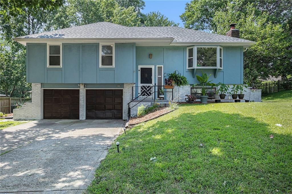 Property Photo:  7608 N Serene Avenue  MO 64152 