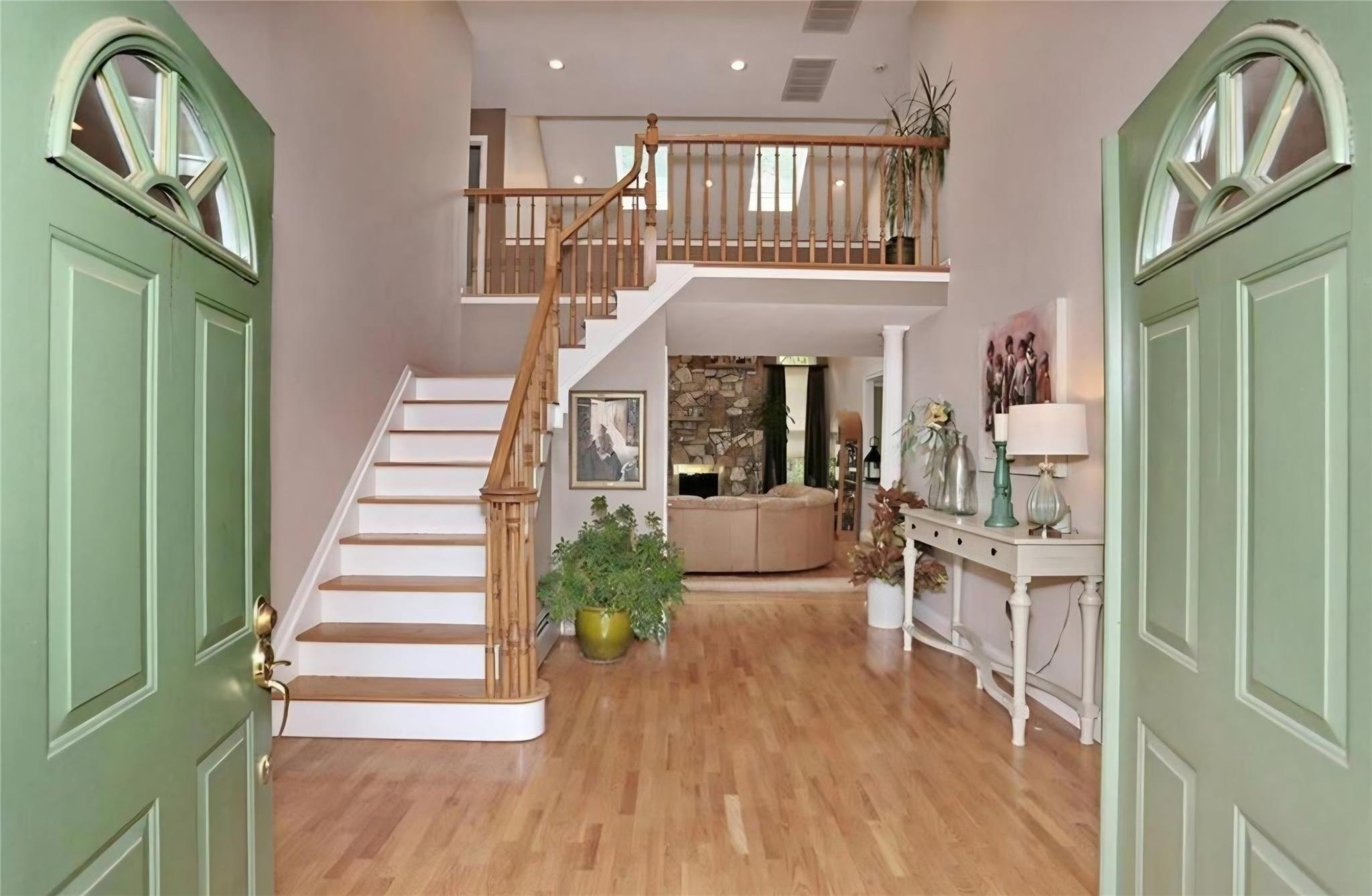 Property Photo: 18 Mesa Place NY 10954