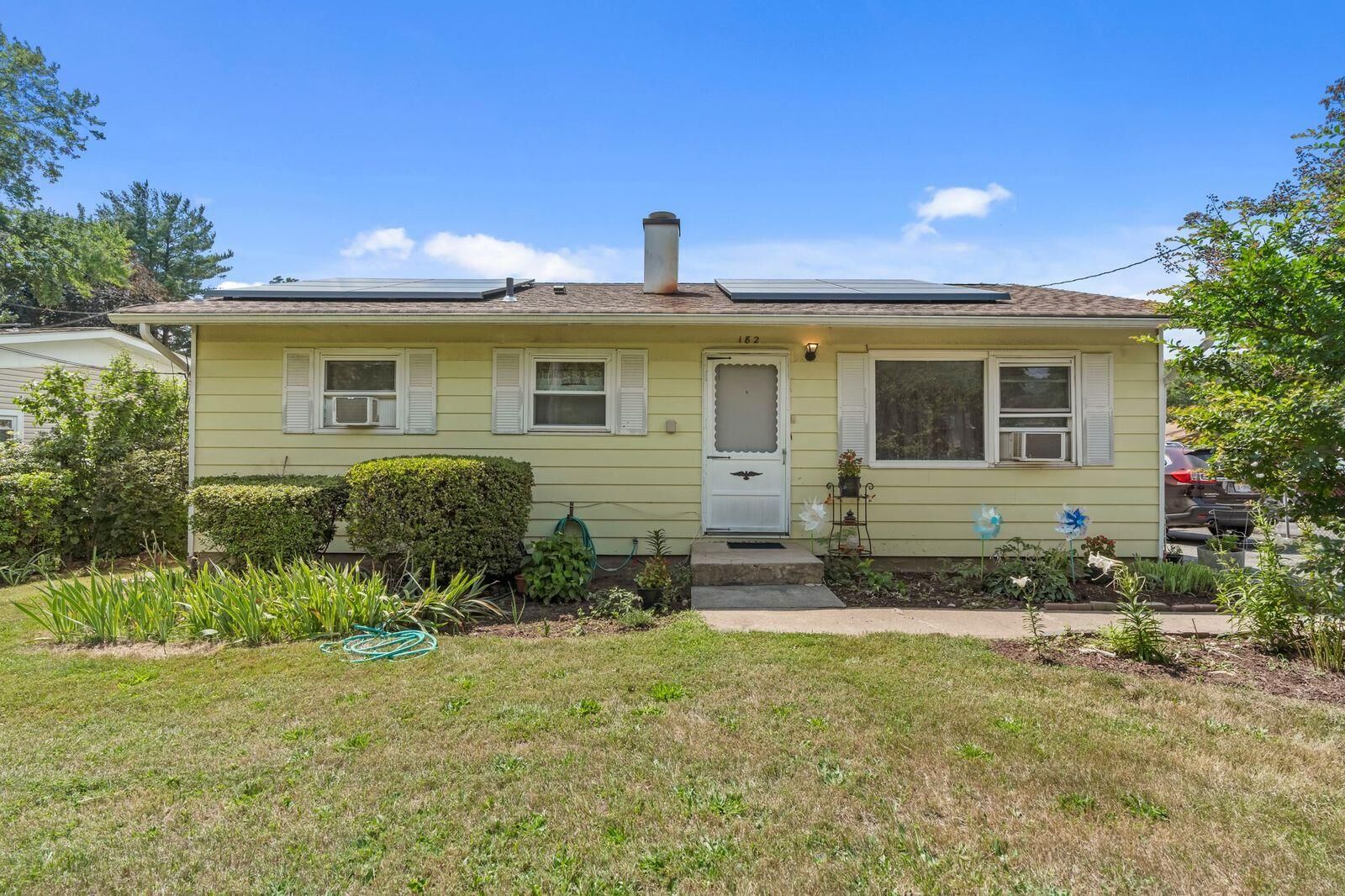 Property Photo:  182 Hillside Avenue  NY 10603 