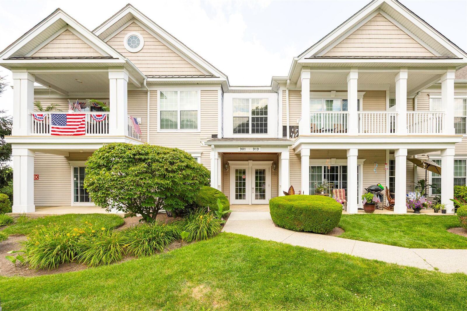 Property Photo: 903 Saratoga Lane NY 12524