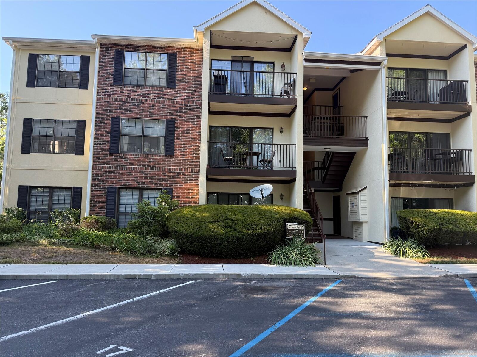 Property Photo: 36 Huntington Circle NY 10566