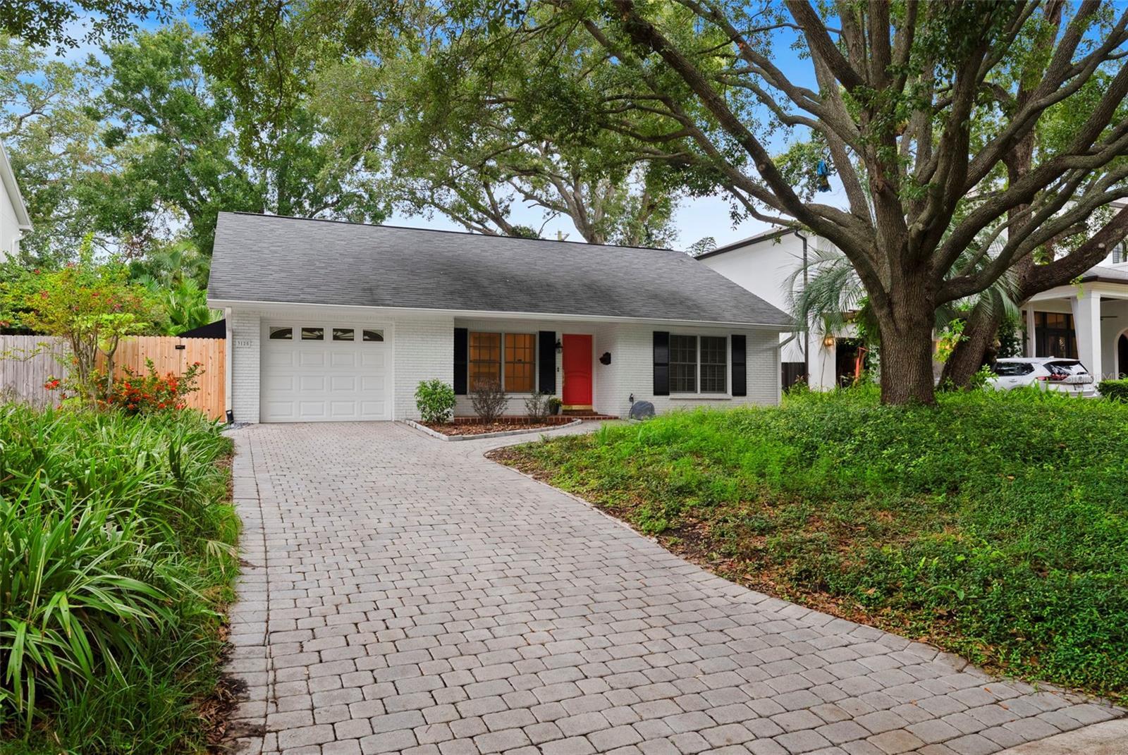 Property Photo: 3125 W Waverly Avenue FL 33629