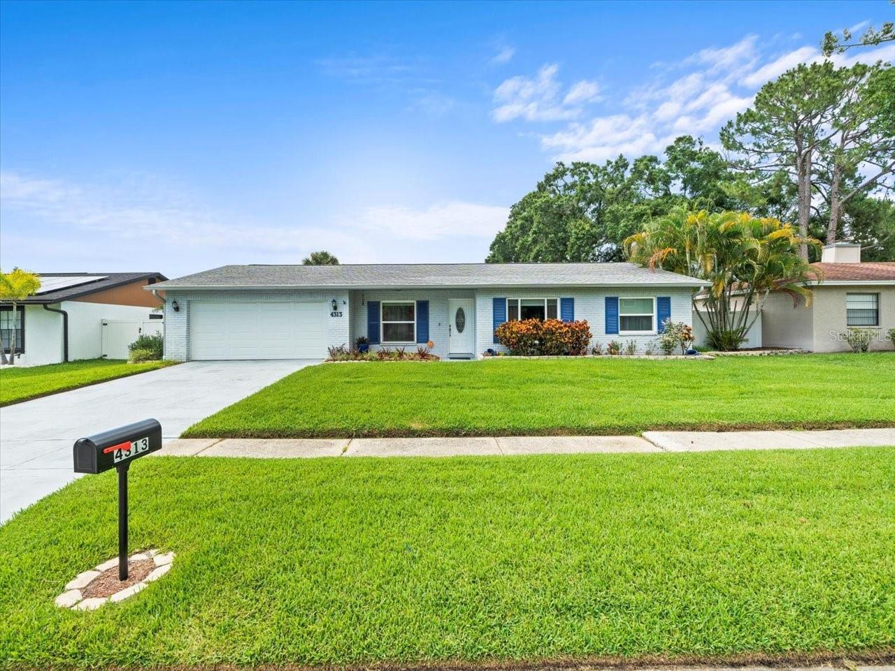 Property Photo: 4313 Hollow Hill Drive FL 33624