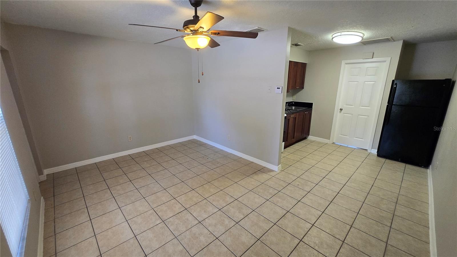 Property Photo: 11727 N 12th Street 5 FL 33612
