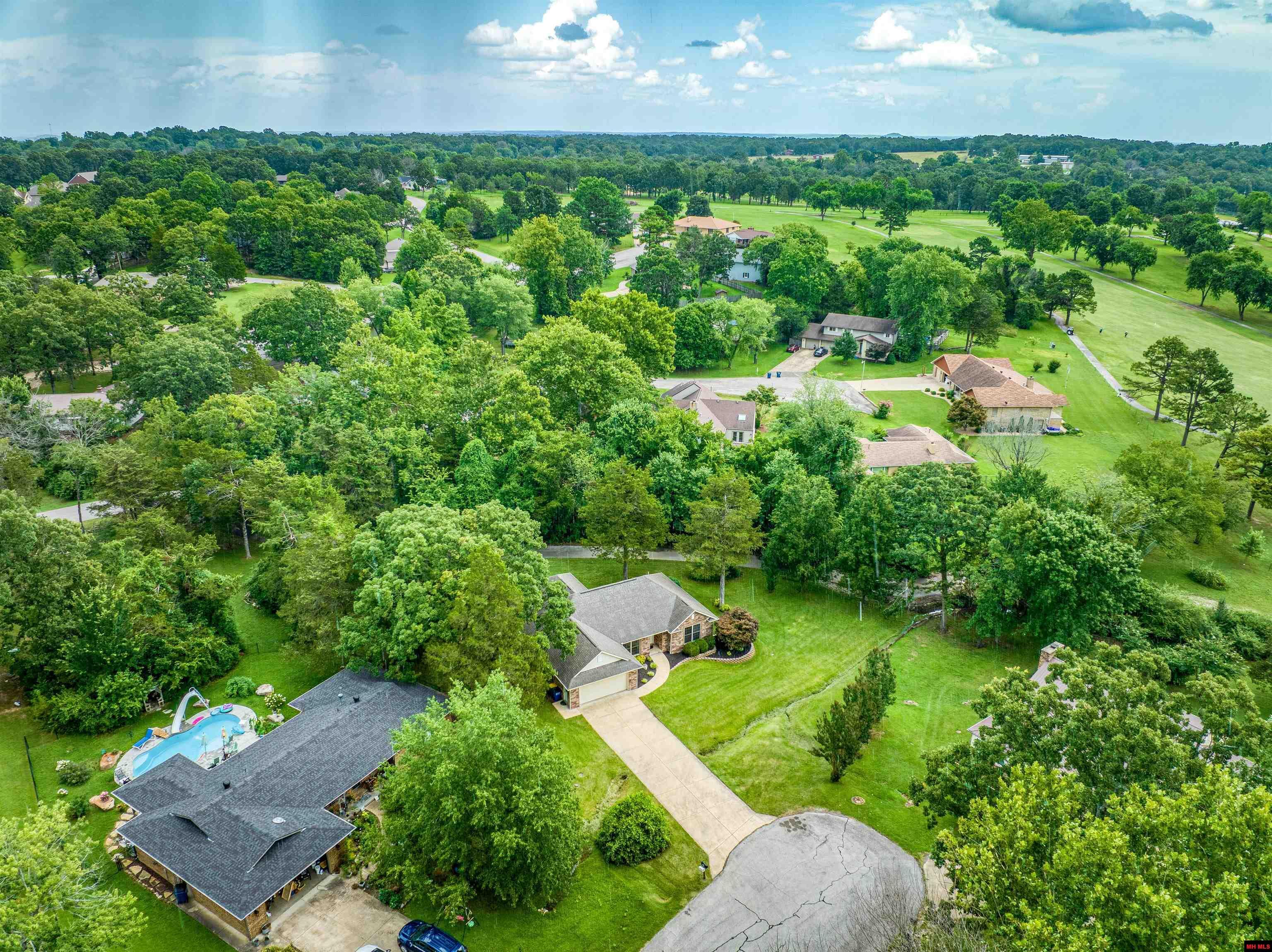 Property Photo:  709 Tee Drive  AR 72653 