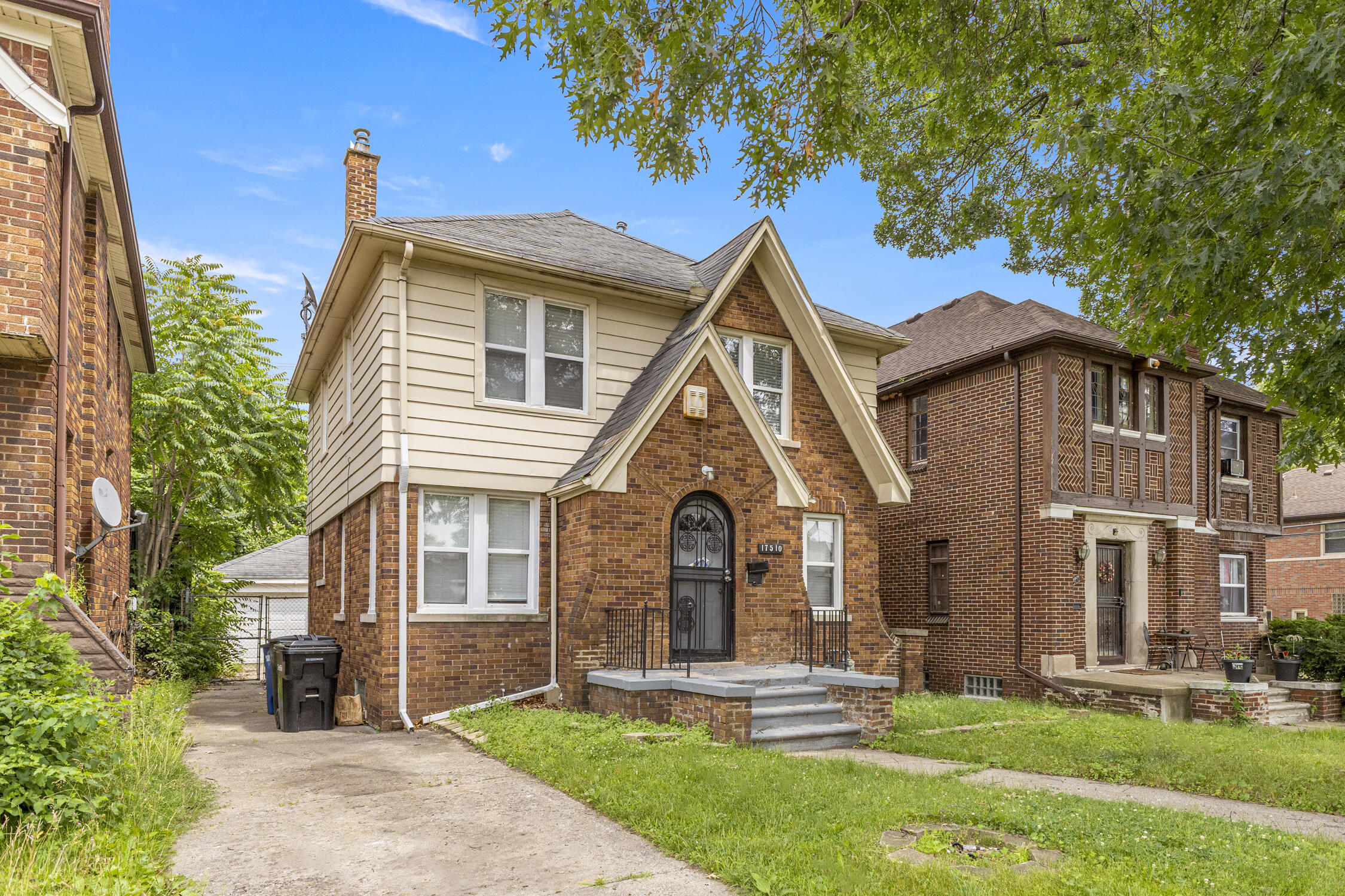Property Photo: 17510 Woodingham Drive MI 48221
