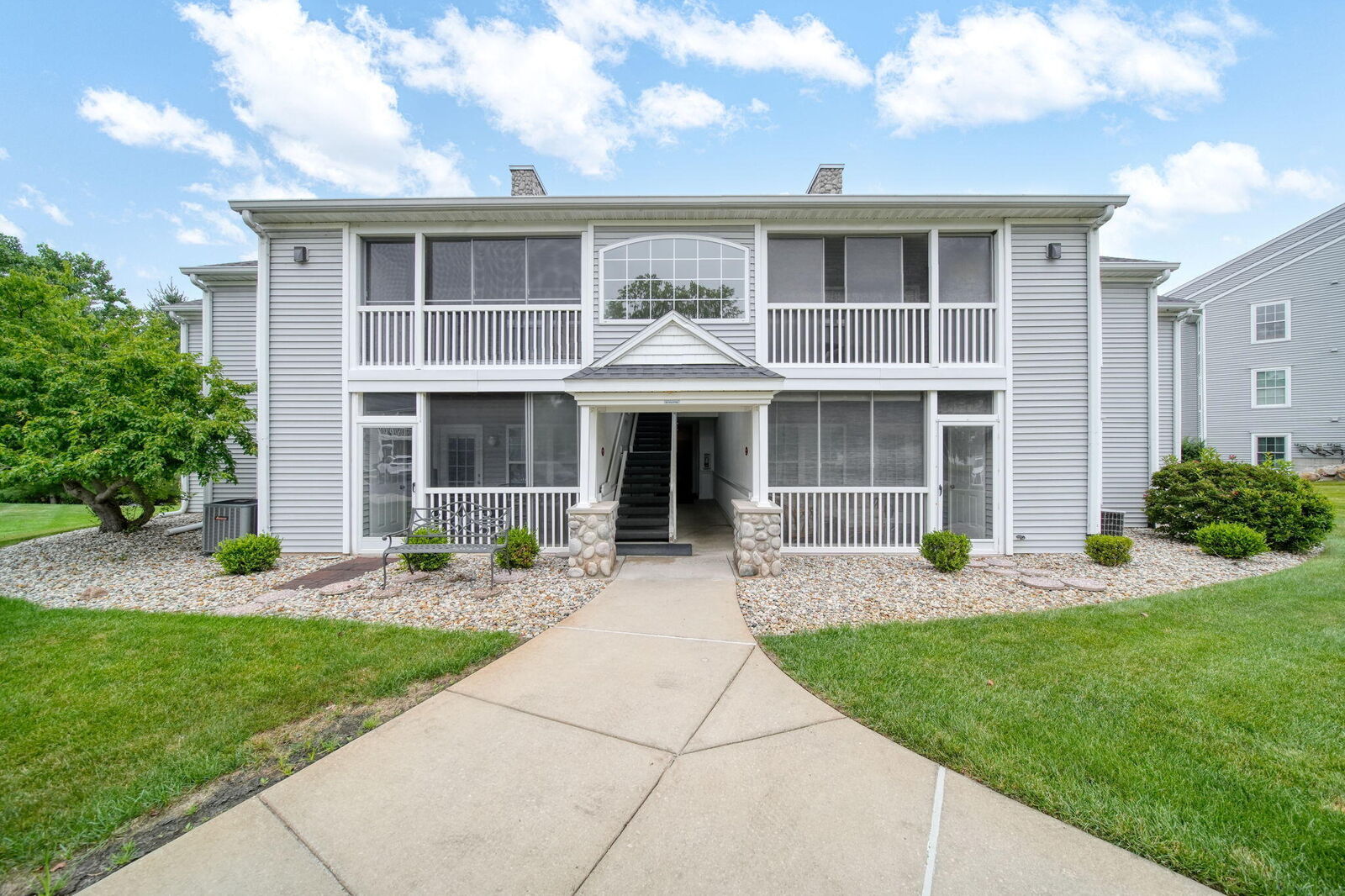 Property Photo:  824 W Barrington Circle  MI 49203 