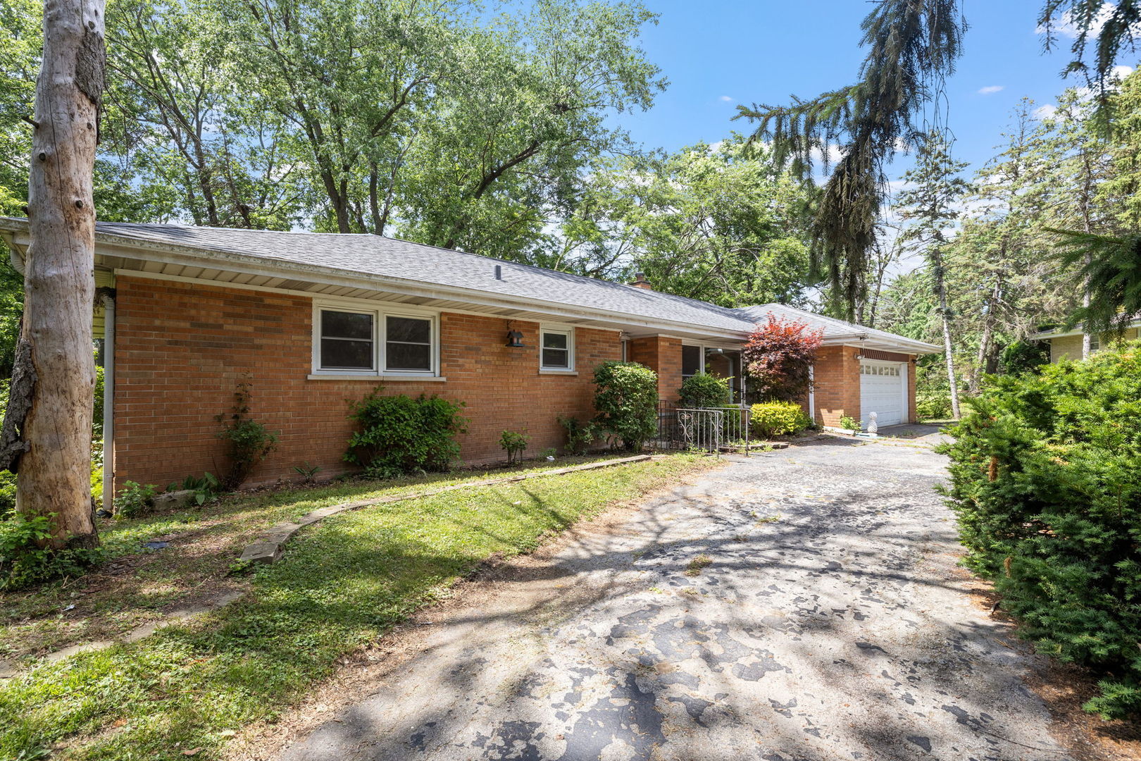 Property Photo:  7942 Tennessee Avenue  IL 60527 