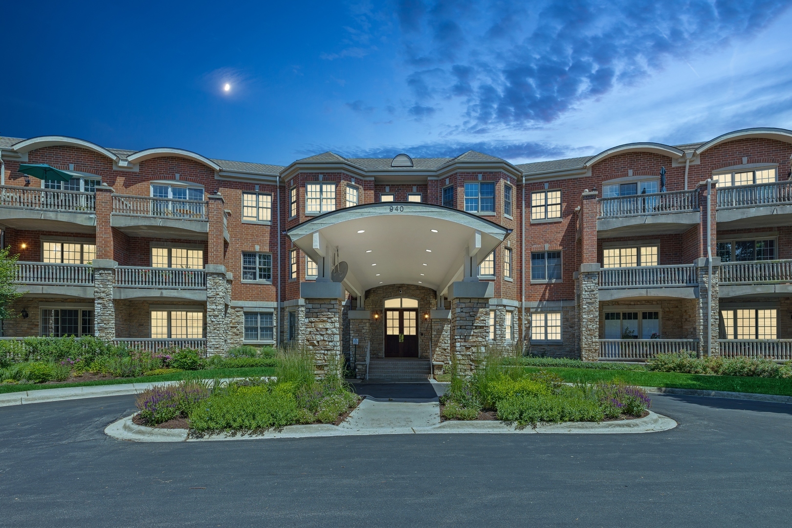 Property Photo:  940 Augusta Way 315  IL 60035 