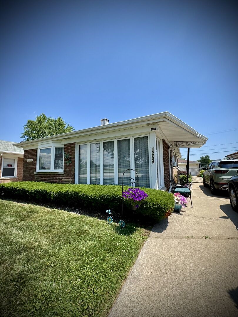 Property Photo: 15235 Cottage Grove Avenue IL 60419