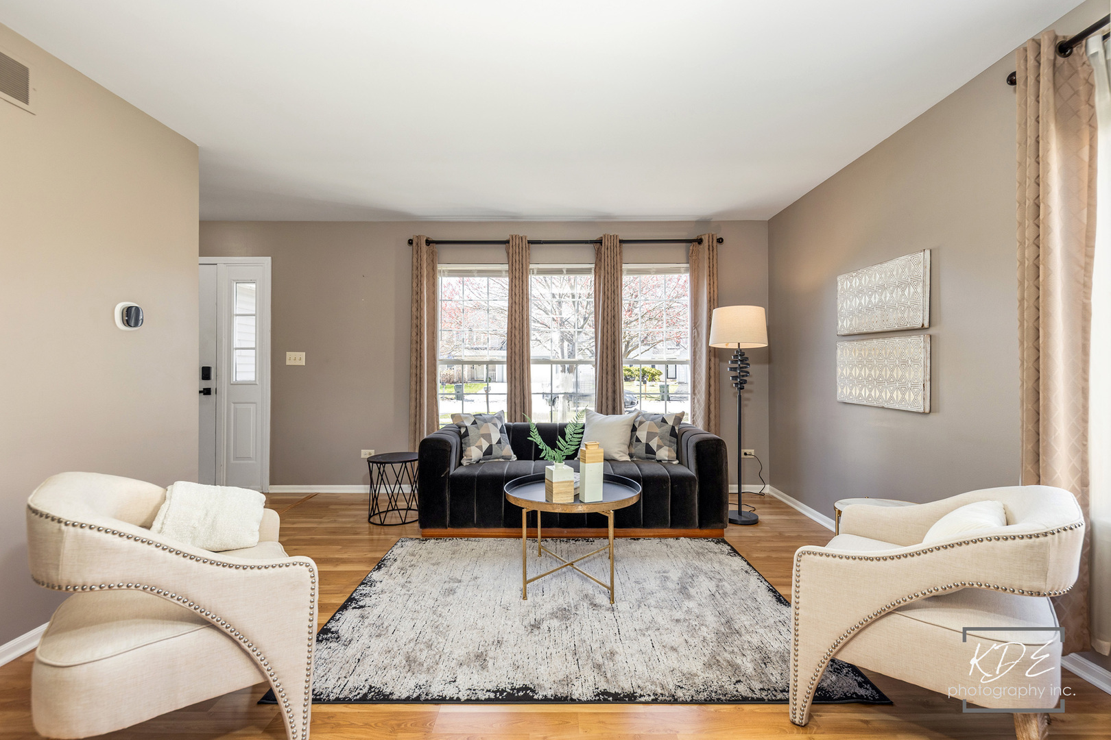 Property Photo: 1008 Lakewood Circle IL 60540