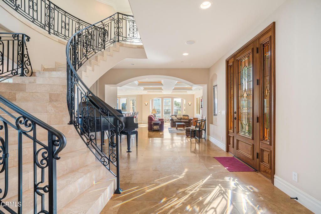 Property Photo:  2110 Ravoli Drive  CA 93035 