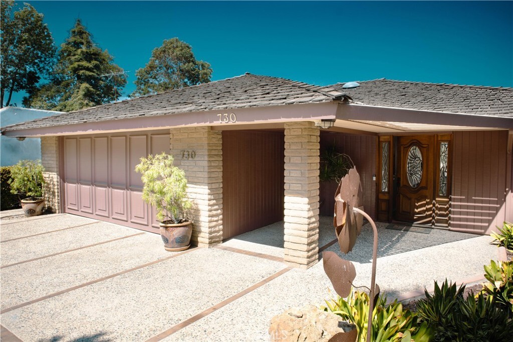 Property Photo: 730 Saint James Place CA 92663