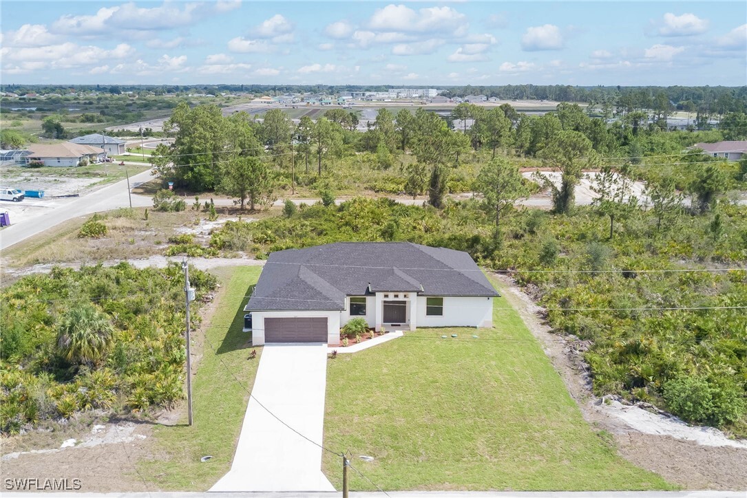 Property Photo: 637 Cardinal Street E FL 33974