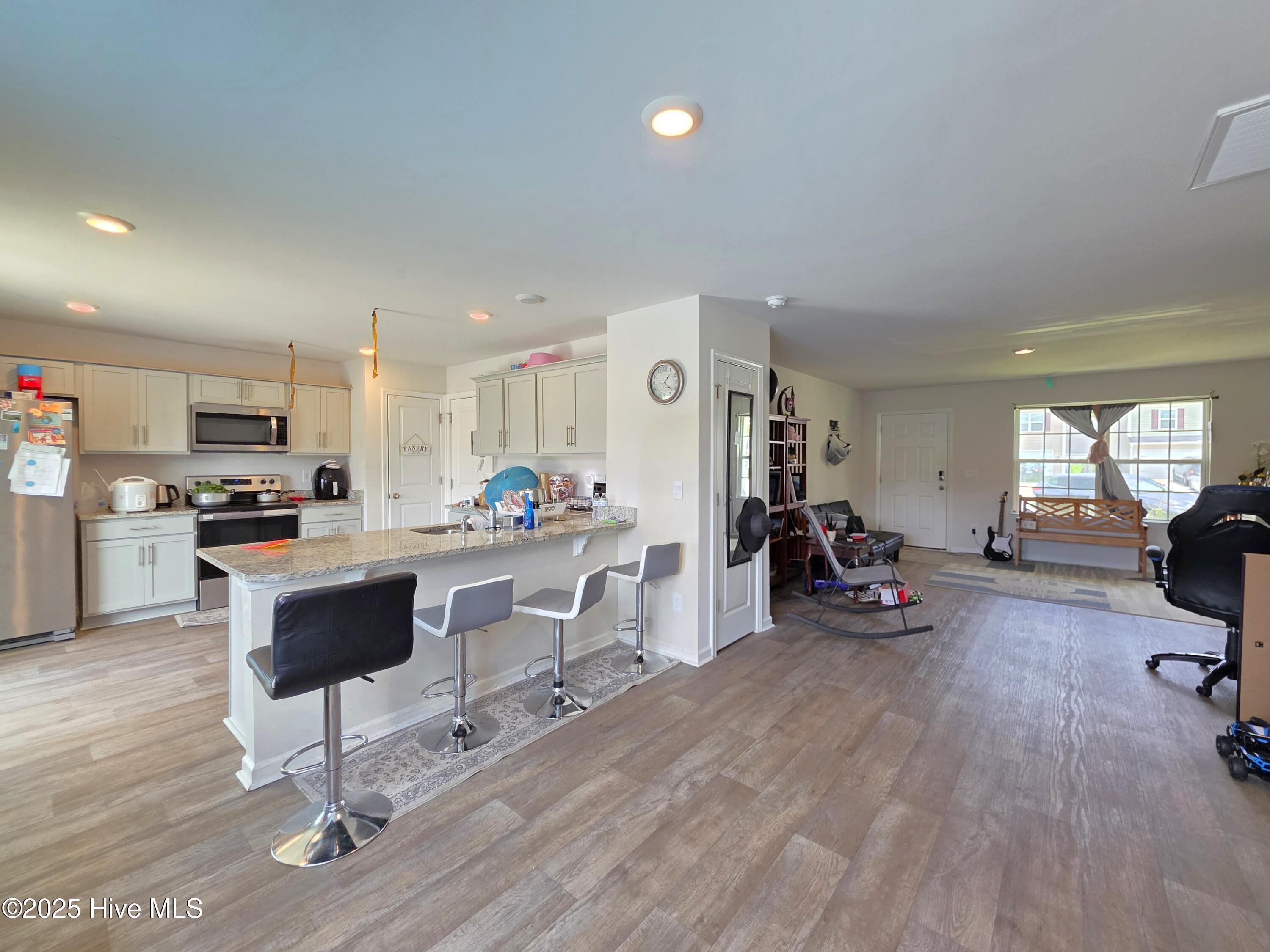 Property Photo: 106 Mansfield Court NC 28562