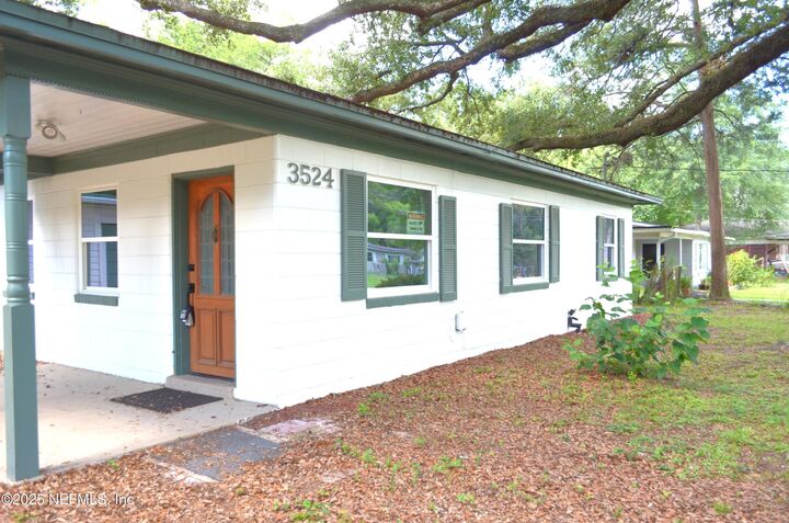 Property Photo:  3524 Centerhill Drive N  FL 32254