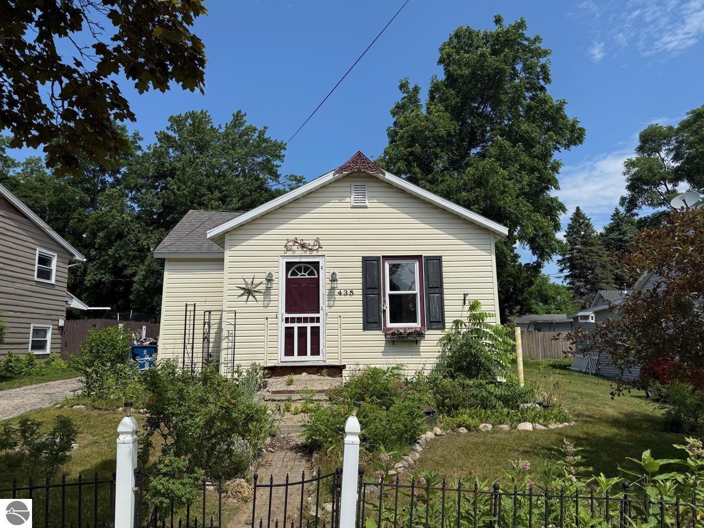 Property Photo:  435 Evart Street  MI 49601 