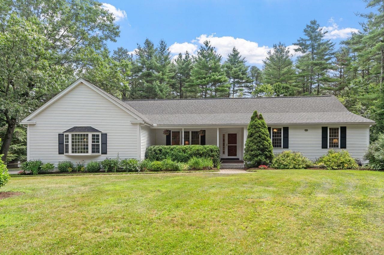 Property Photo: 49 Brown Brook Circle NH 03044