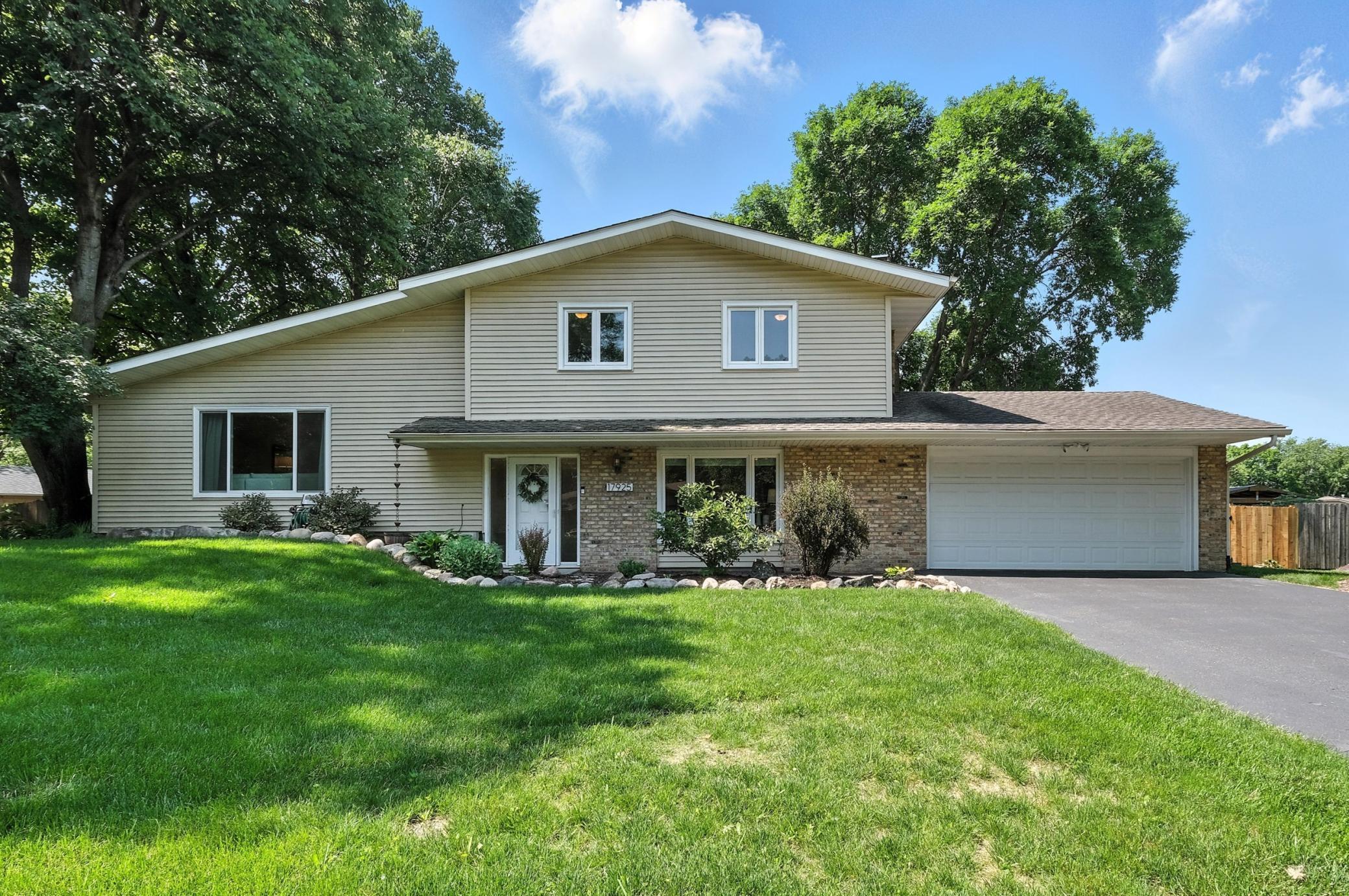 17925 28th Avenue N  Plymouth MN 55447 photo