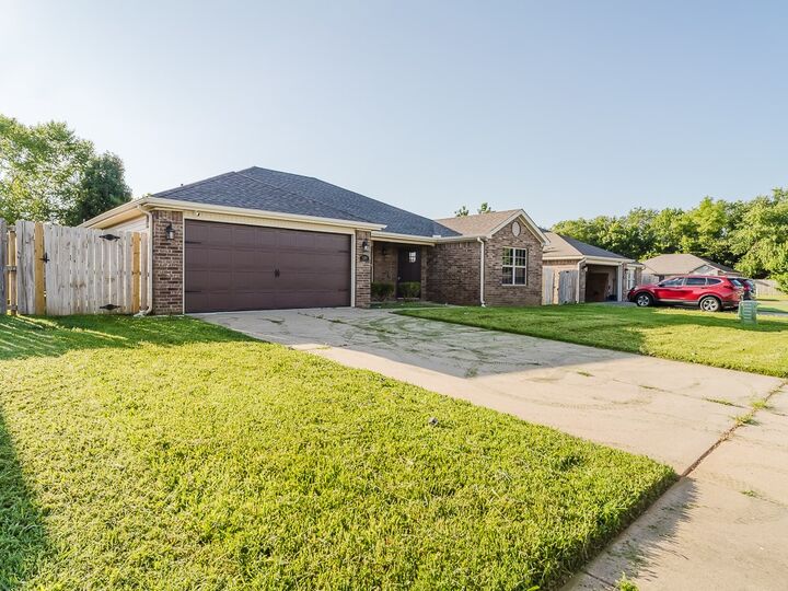 Property Photo:  5409 Regent Road  AR 72713 