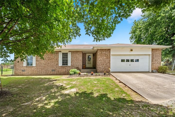 Property Photo: 15658 Easterling Road AR 72751