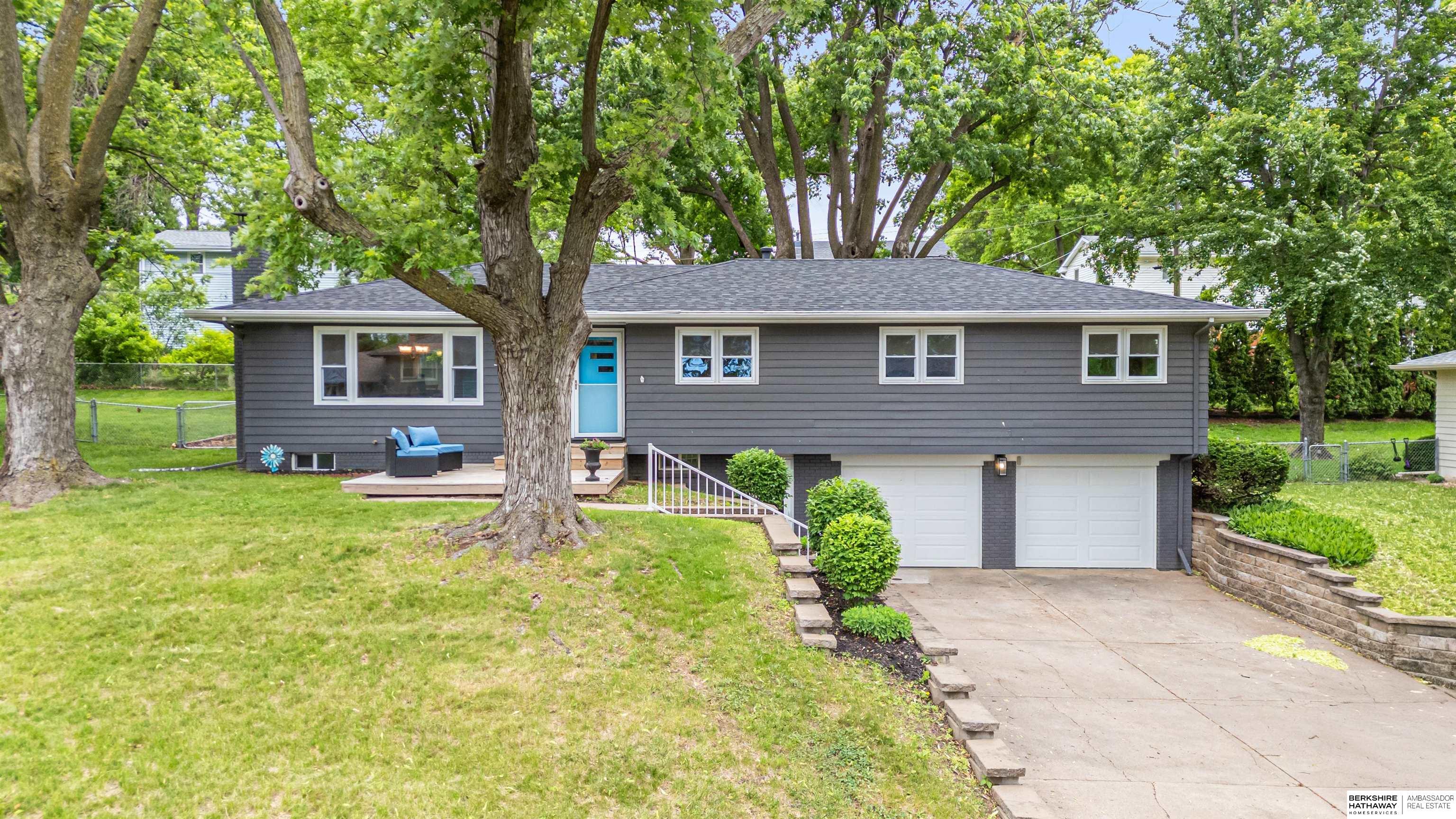 Property Photo: 3612 S 105th Avenue NE 68124