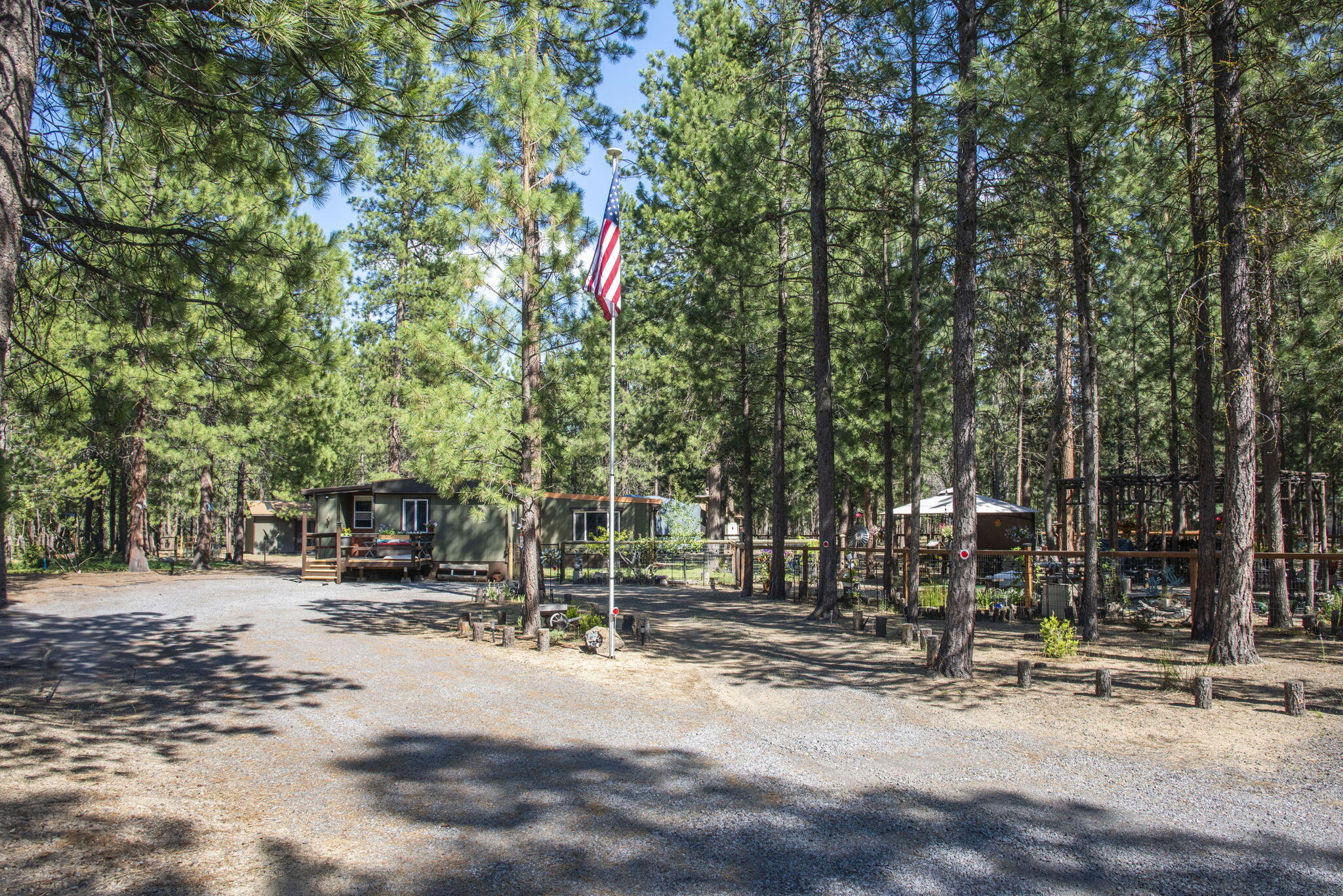 Property Photo: 51850 Knobcone OR 97739