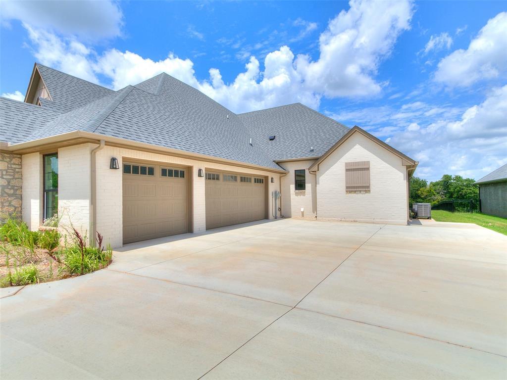 Property Photo: 2263 Winter Creek Boulevard OK 73010