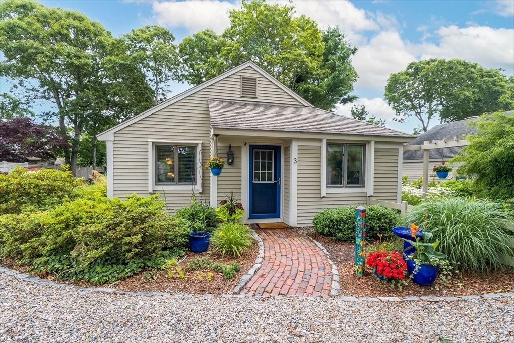 Property Photo:  3 Niblick Lane  MA 02649 
