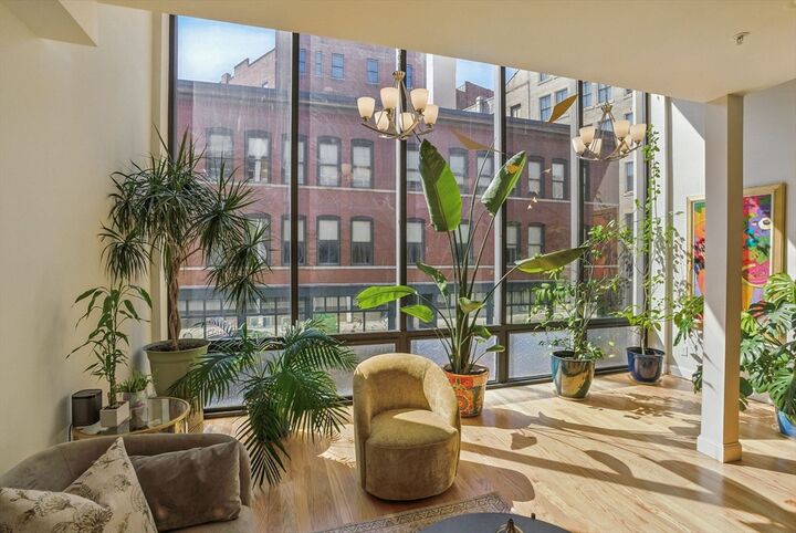 Property Photo: 17 Kearney Sq 206 MA 01852