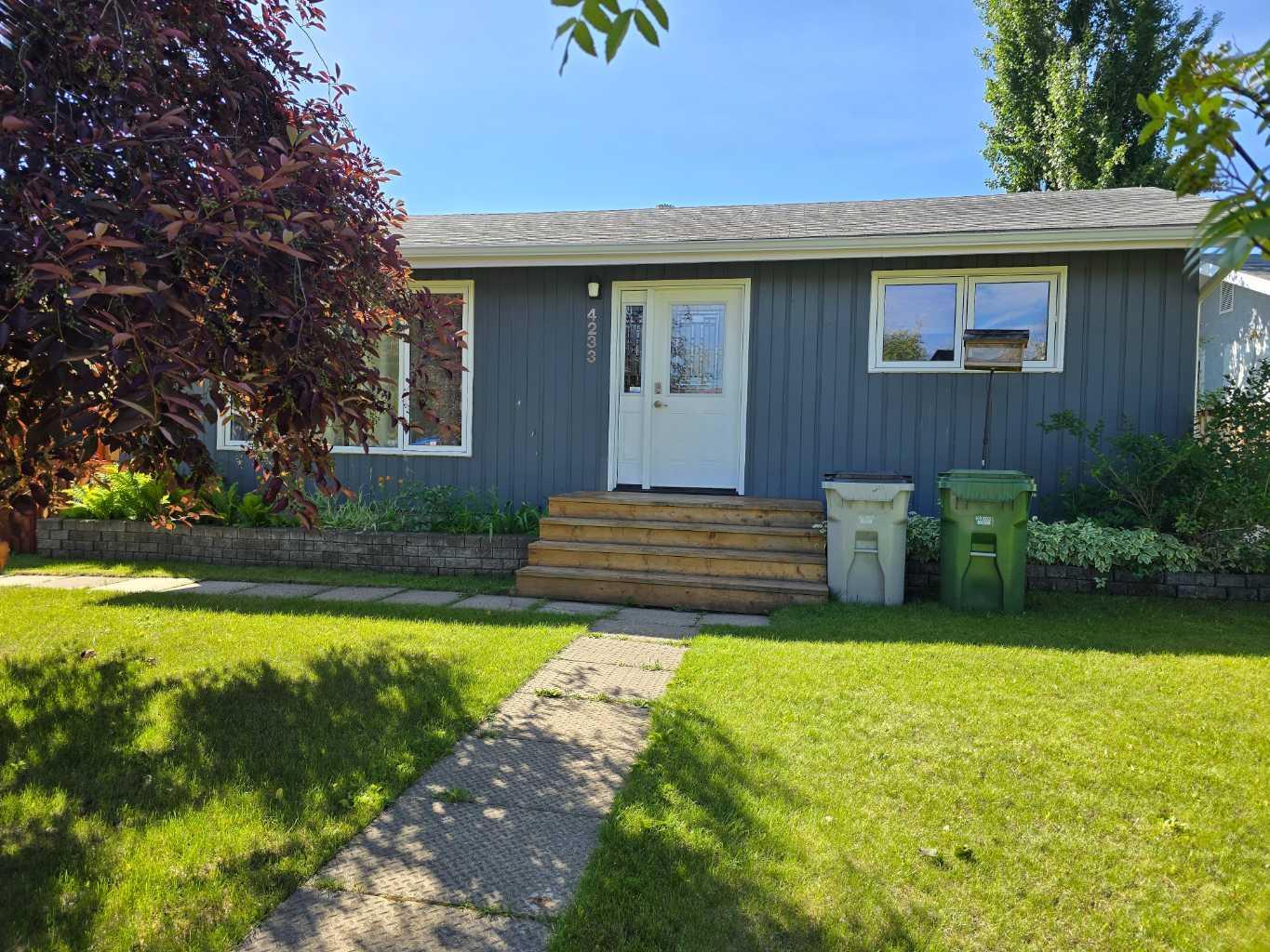 4233 7 Avenue  Edson AB T7E 1A6 photo