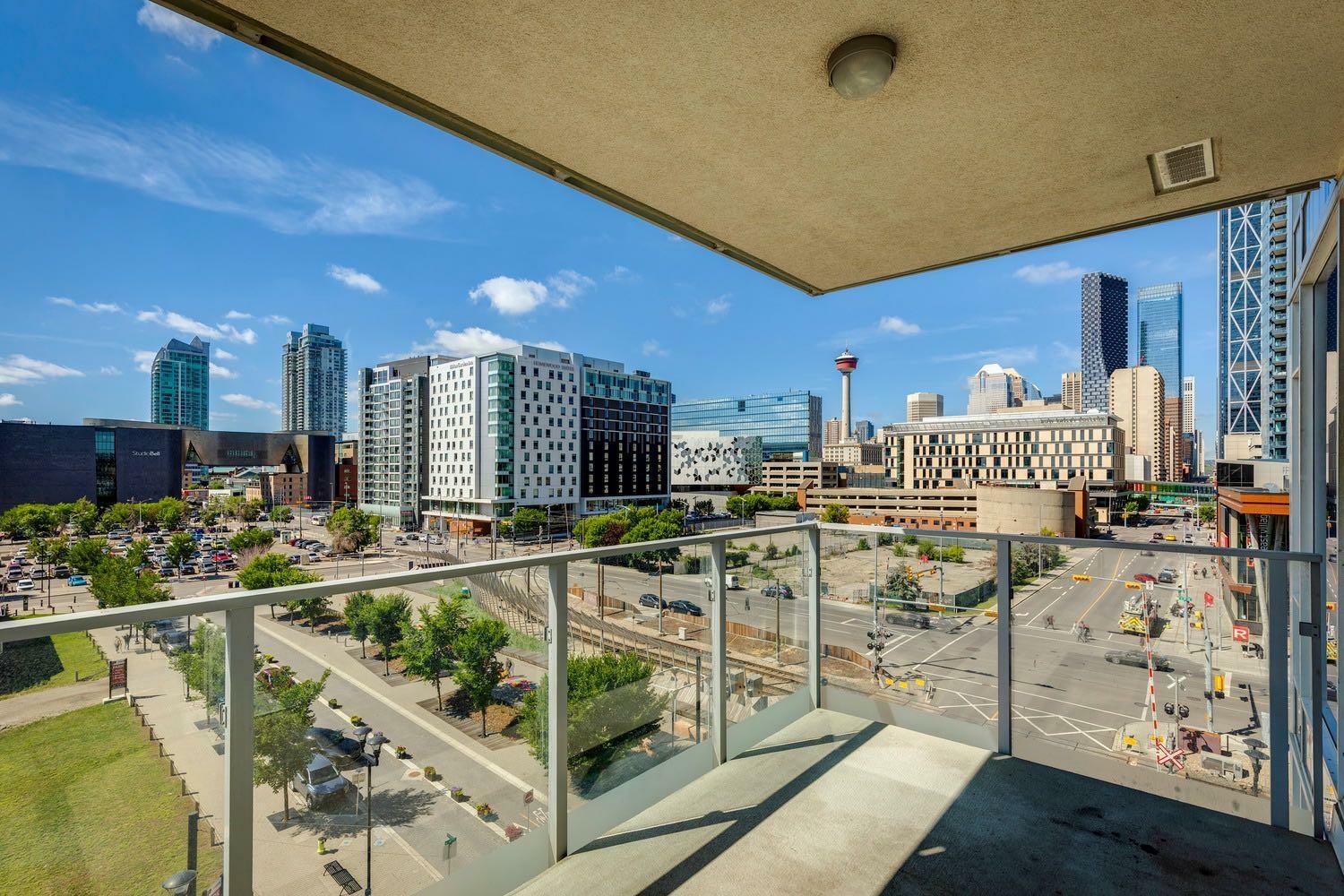 Property Photo: 510 6 Avenue SE 512 AB T2G 0H1