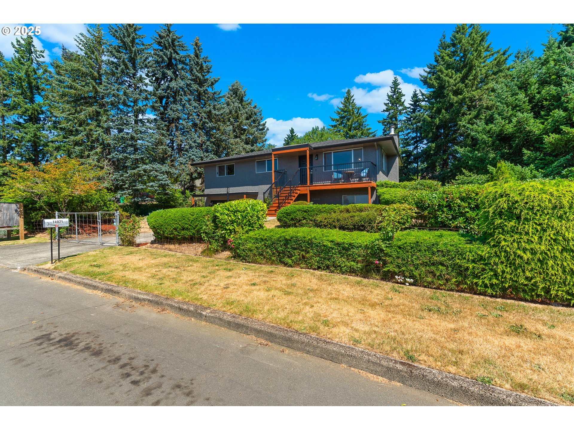 Property Photo: 14021 SE Lucille St OR 97086