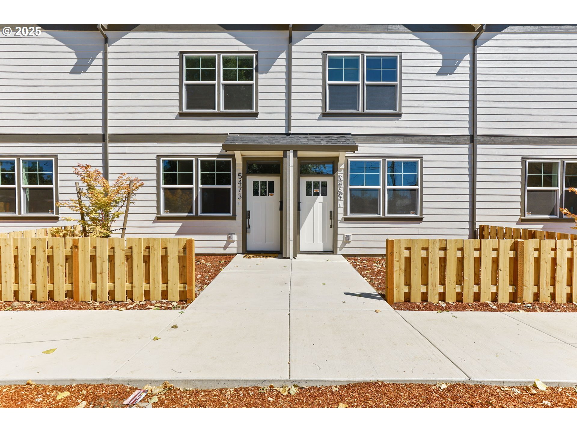 Property Photo: 5469 N Fessenden St OR 97203