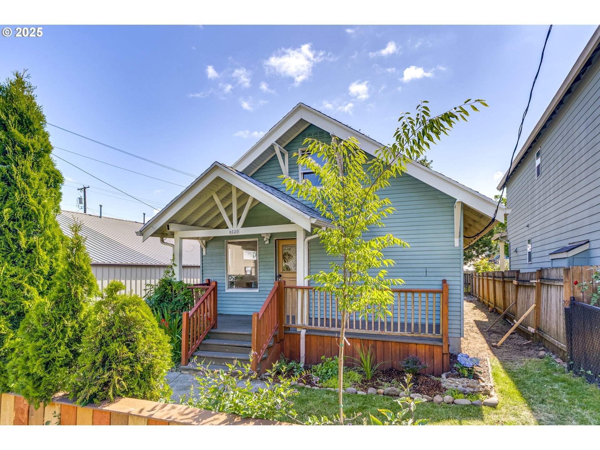 Property Photo: 6020 SE 83rd Ave OR 97266