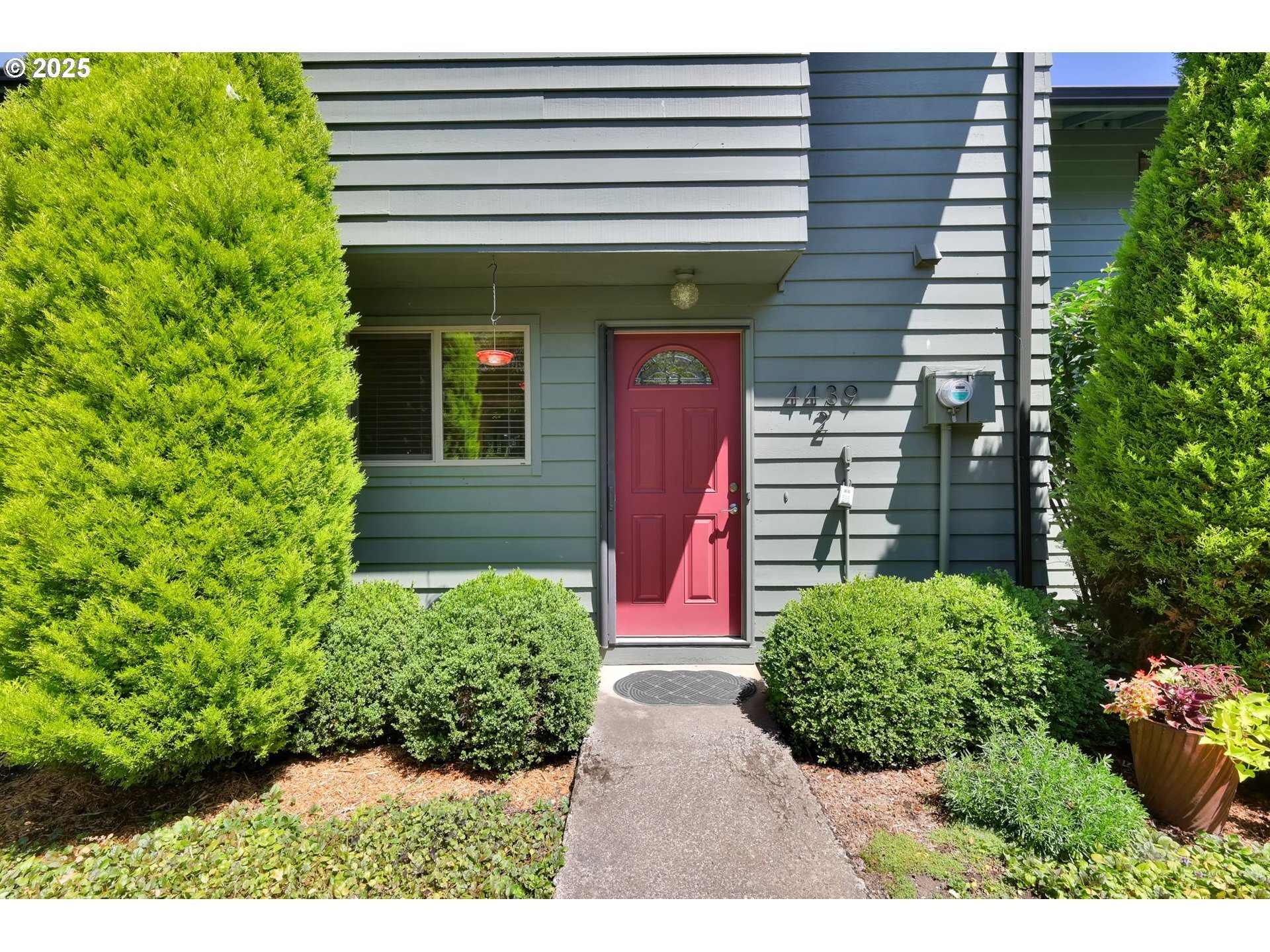 Property Photo: 4439 Fox Hollow Rd 2 OR 97405