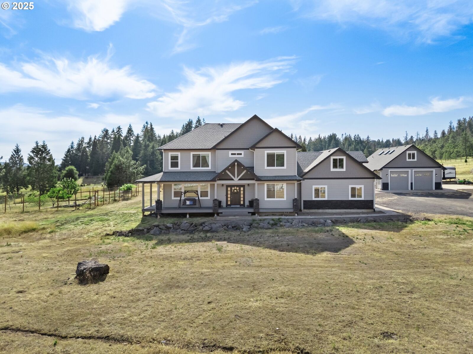 Property Photo: 84536 Bountiful Dr OR 97438