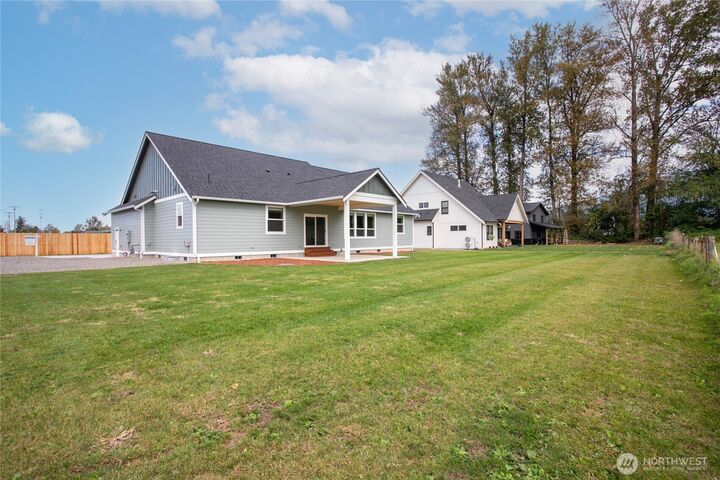 Property Photo:  1204 E Georgia Lane  WA 98247 