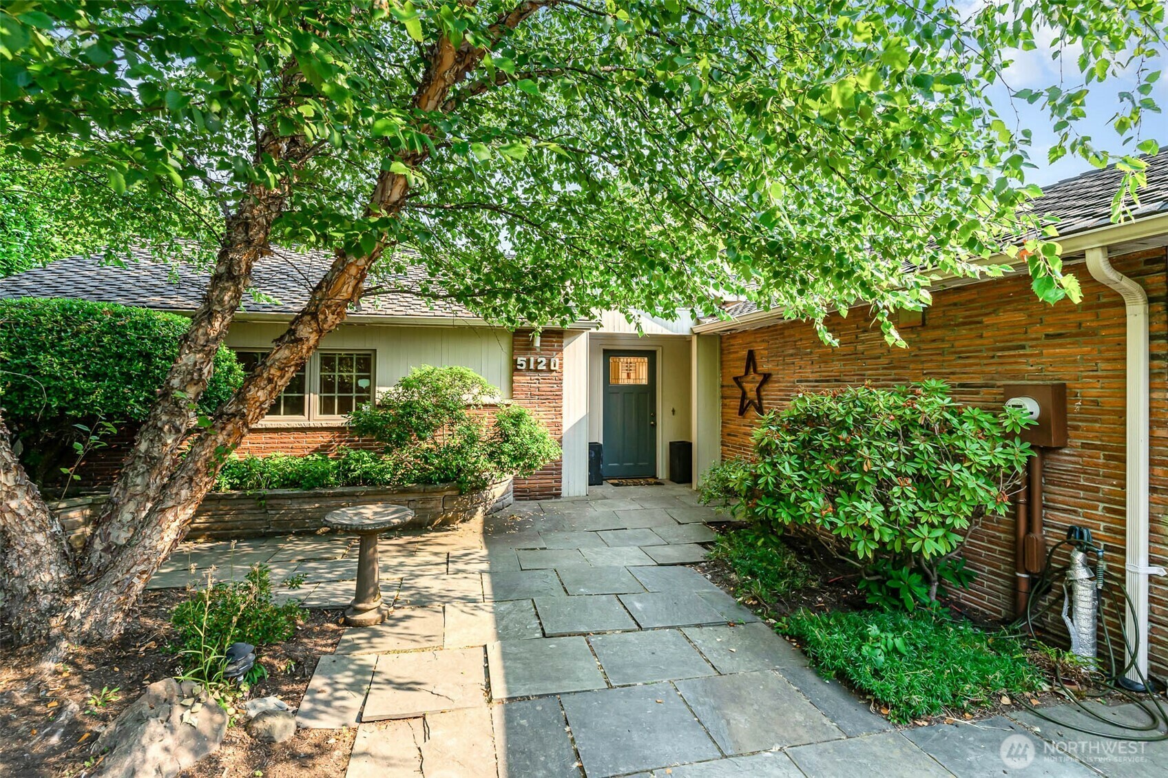 Property Photo: 5120 NE 54th Street WA 98105