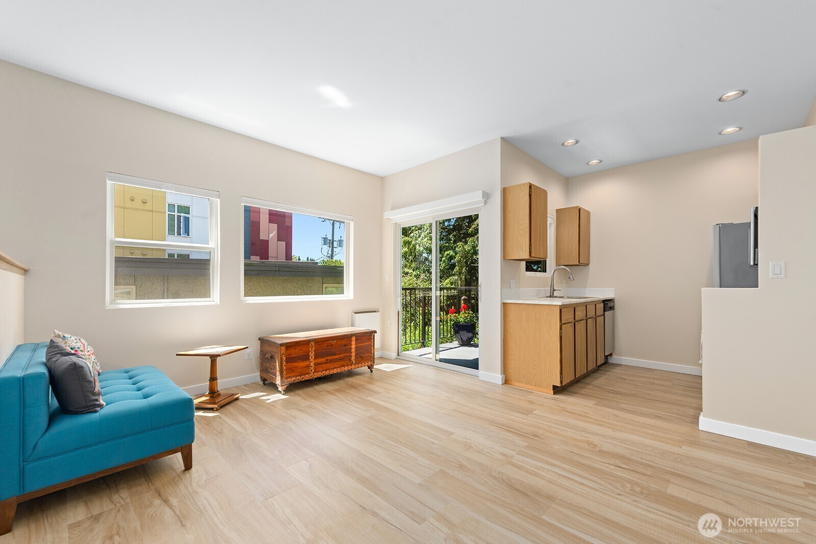 Property Photo: 4530 Meridian Avenue N S4 WA 98103