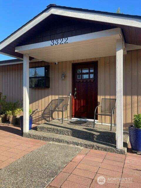 Property Photo: 3322 Larch Way WA 98036