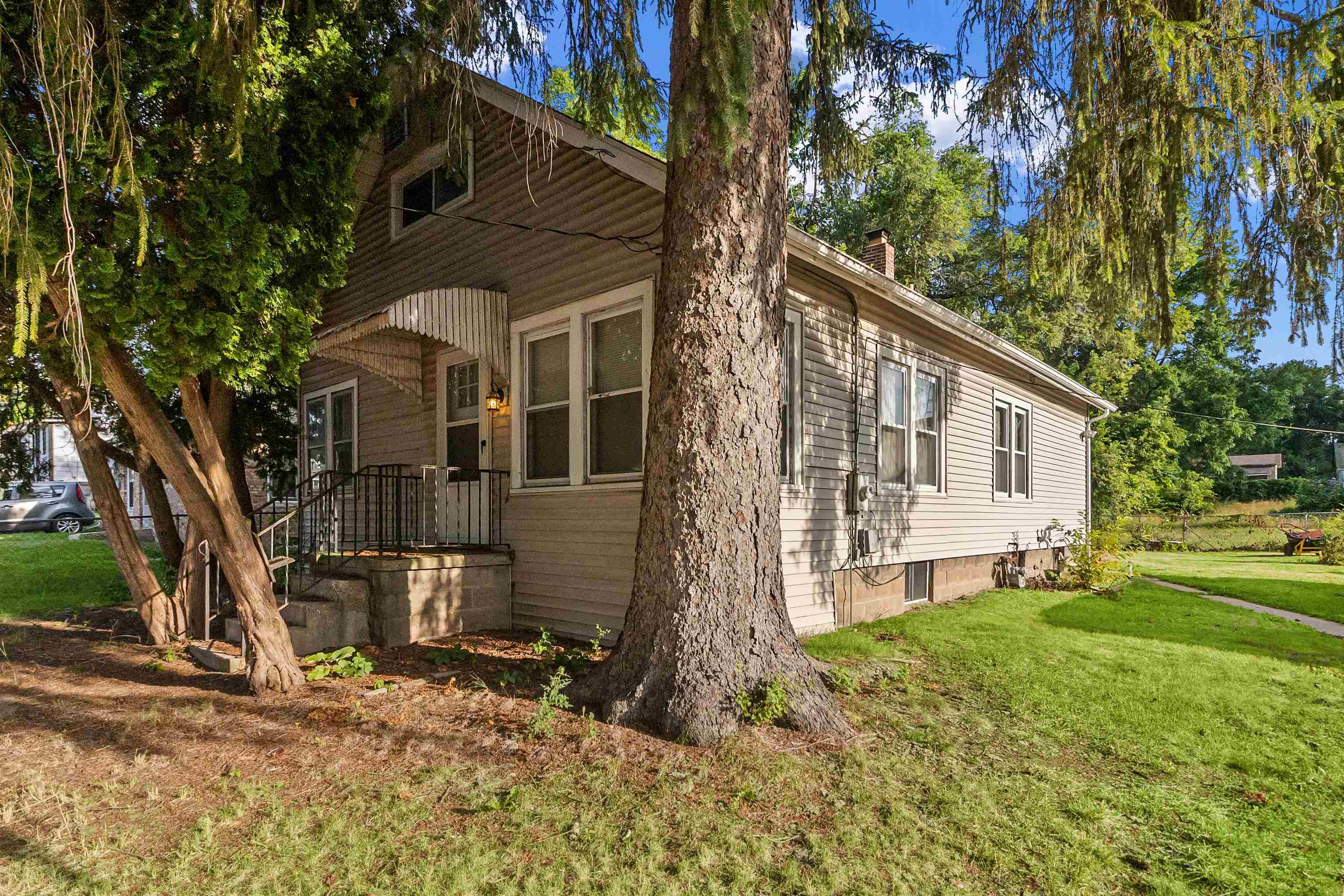 Property Photo: 2911 Preston Street IL 61102