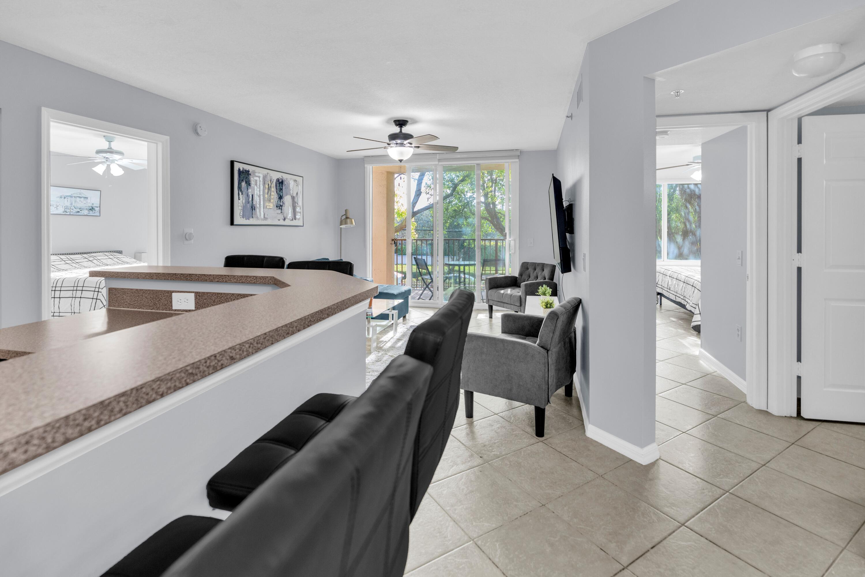 Property Photo: 214 Villa Circle 214 FL 33435