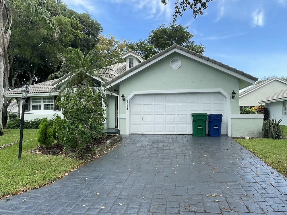 Property Photo: 5395 Pine Circle FL 33067