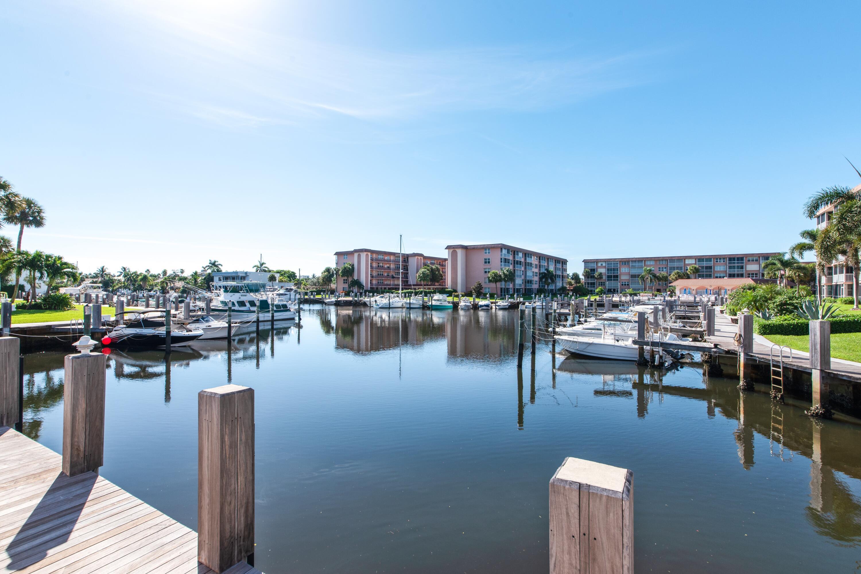 Property Photo: 911 Gardenia 252 Drive 252 FL 33483