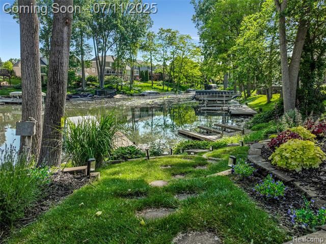 Property Photo:  1412 Marina Pointe Blvd  MI 48362 