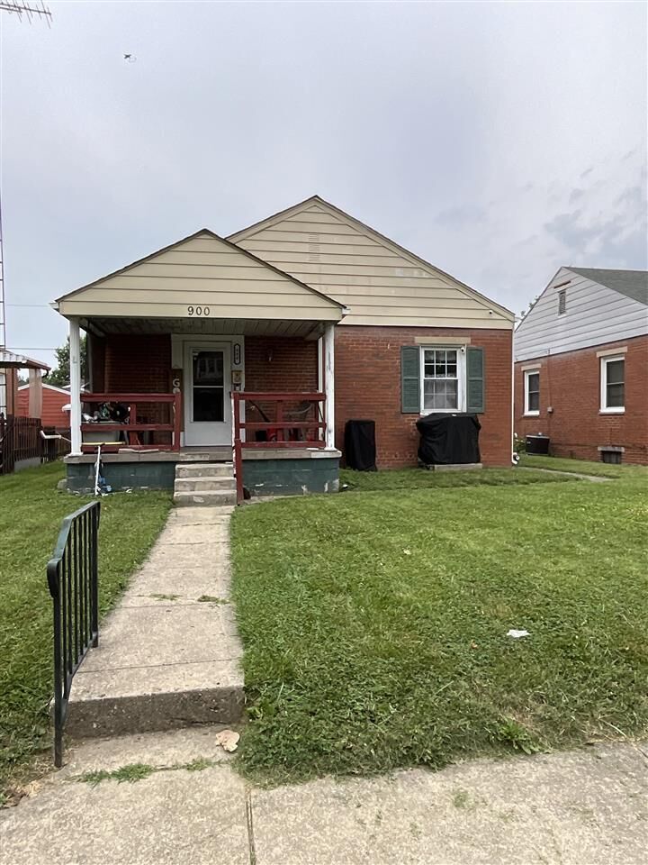 Property Photo:  900 W Main Street  IN 47374 