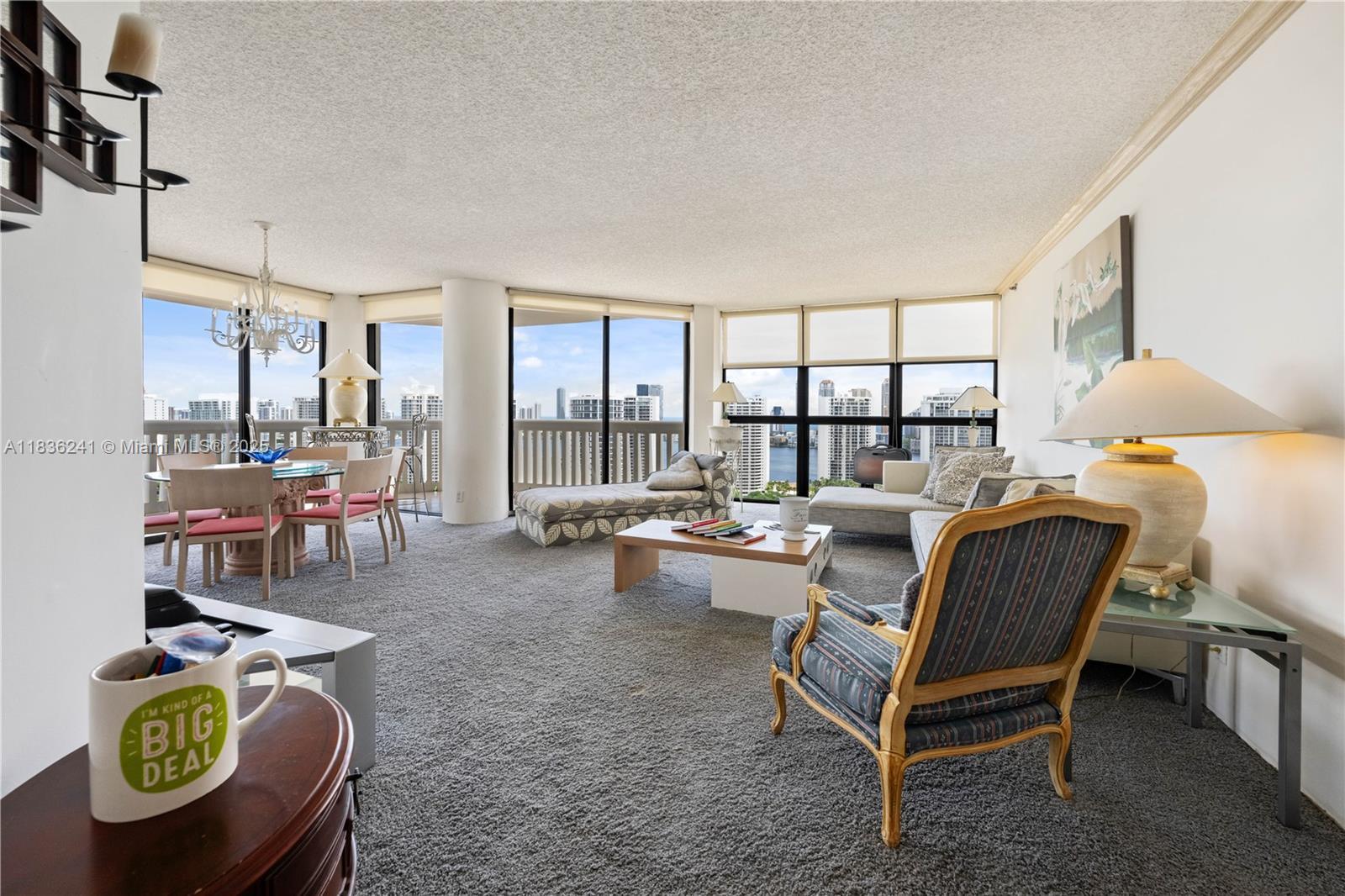Property Photo:  1000 W Island Blvd 2909  FL 33160 